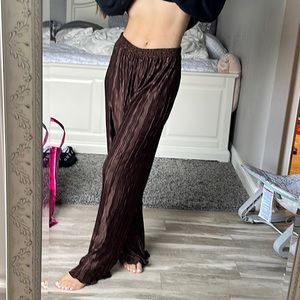 Shiny textured pants